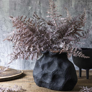 Nina Vase